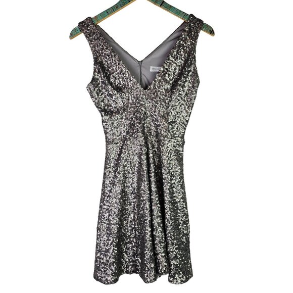 Dress the Population Dresses & Skirts - Dress the Population Carrie Silver Sequin Fit & Flare Sleeveless Mini Dress, XS